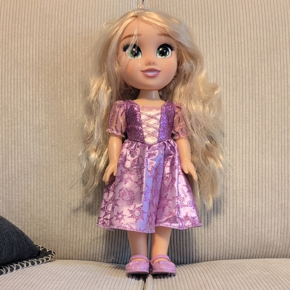 Disney Rapunzel Doll And Pascal